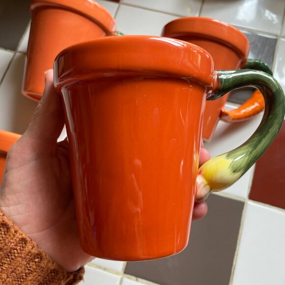 Terracotta pot-style coffee/tea mugs with vegetable handles - Picture 4 of 11